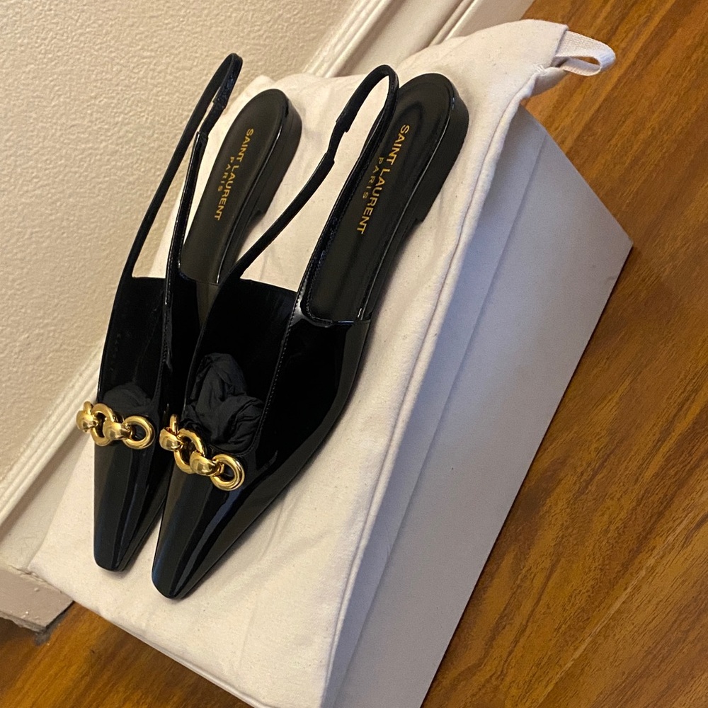 Saint Laurent Black Patent Slingback blade ballet Flats with Gold Chain Detail - Picture 5 of 6